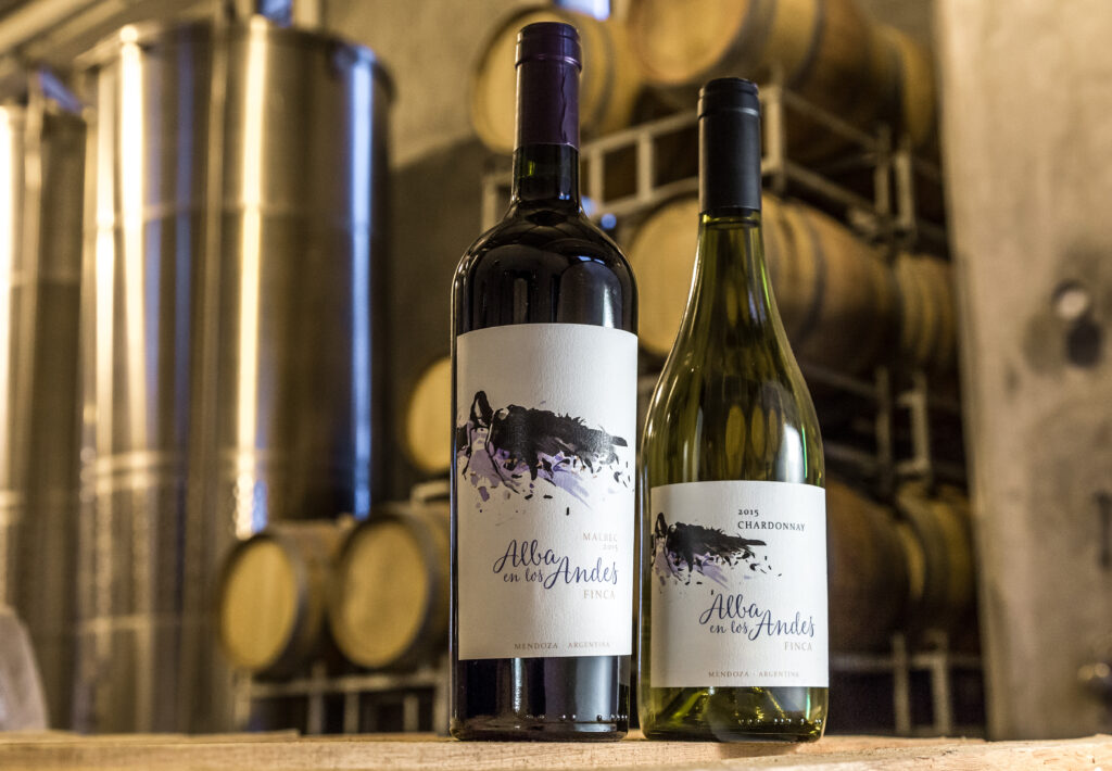Alba en los Andes Finca Malbec y Finca Chardonnay. Segmento Premium Entry para beber a diario.
