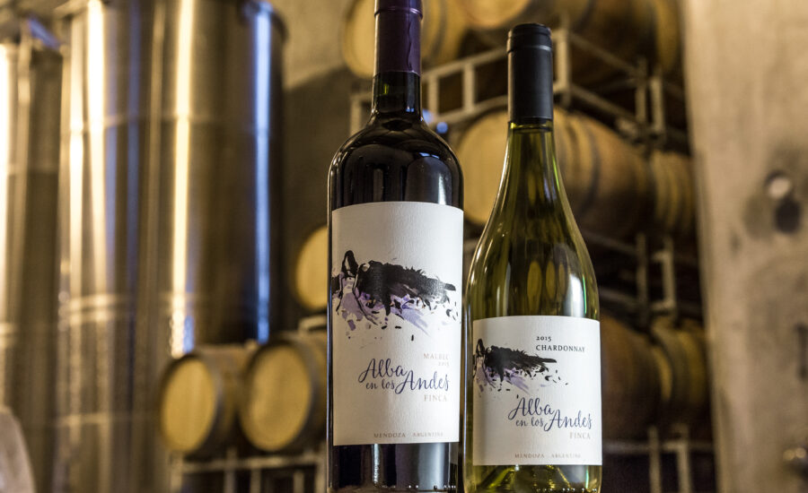 Alba en los Andes Finca Malbec y Finca Chardonnay. Segmento Premium Entry para beber a diario.